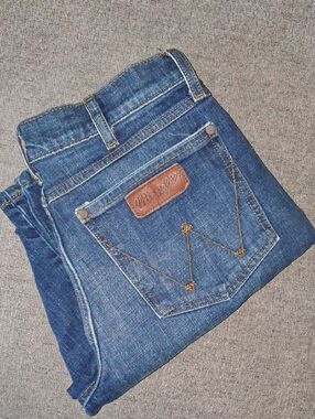Wrangler RETRO Relaxed Boot Mens Jeans Size 30×30 Medium Dark Wash